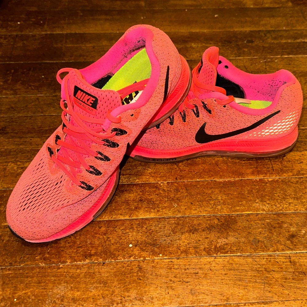 Nike running shoes 🌸
